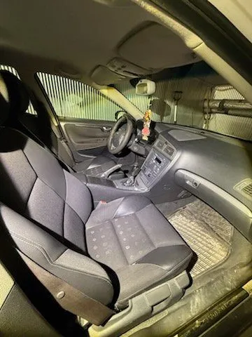 Volvo V70 II 2001, bild 3 av 4