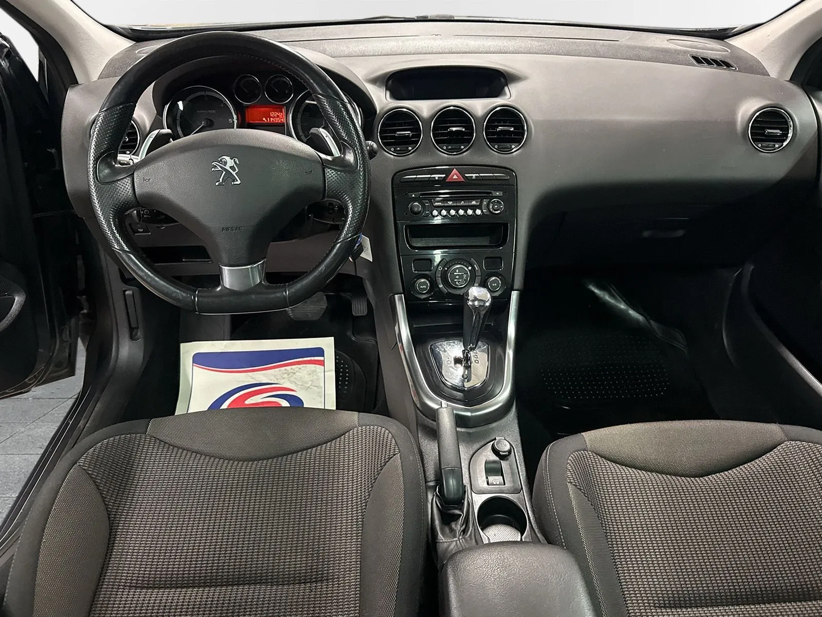 Peugeot 308 SW Peugot 308SW 1,6D 114hk Automat Glastak DRAG Vinterhjul NY Kamrem, bild 8 av 12