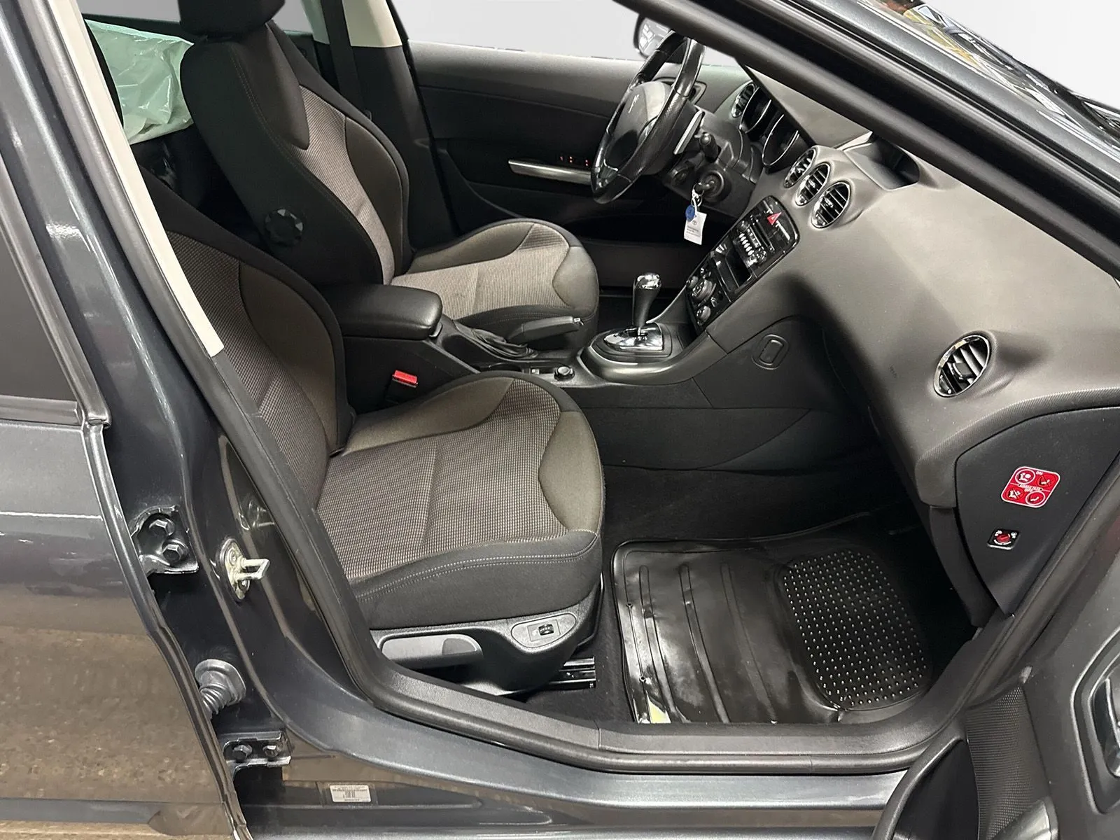 Peugeot 308 SW Peugot 308SW 1,6D 114hk Automat Glastak DRAG Vinterhjul NY Kamrem, bild 6 av 12