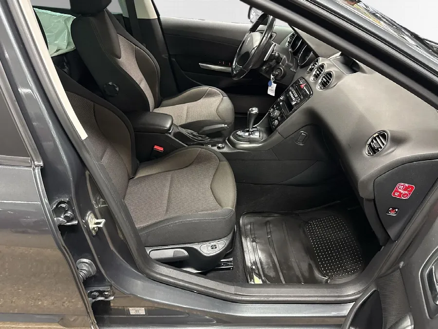 Peugeot 308 SW Peugot 308SW 1,6D 114hk Automat Glastak DRAG Vinterhjul NY Kamrem, bild 6 av 12