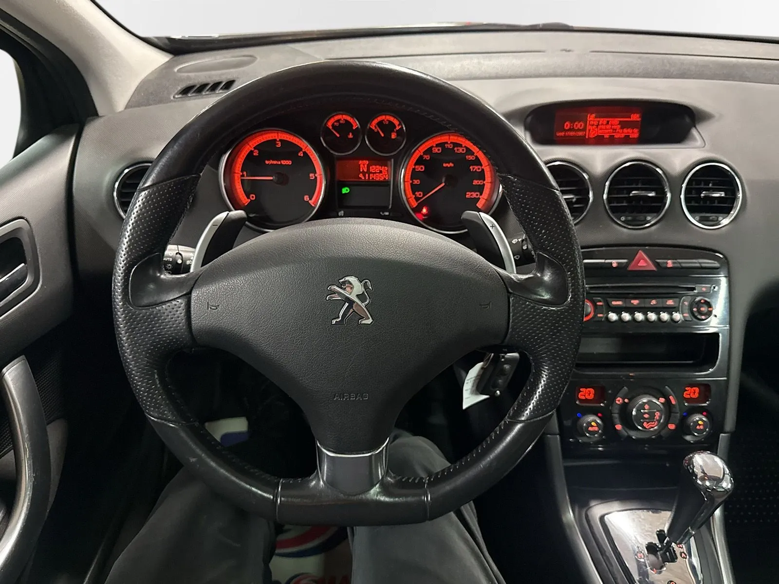 Peugeot 308 SW Peugot 308SW 1,6D 114hk Automat Glastak DRAG Vinterhjul NY Kamrem, bild 9 av 12