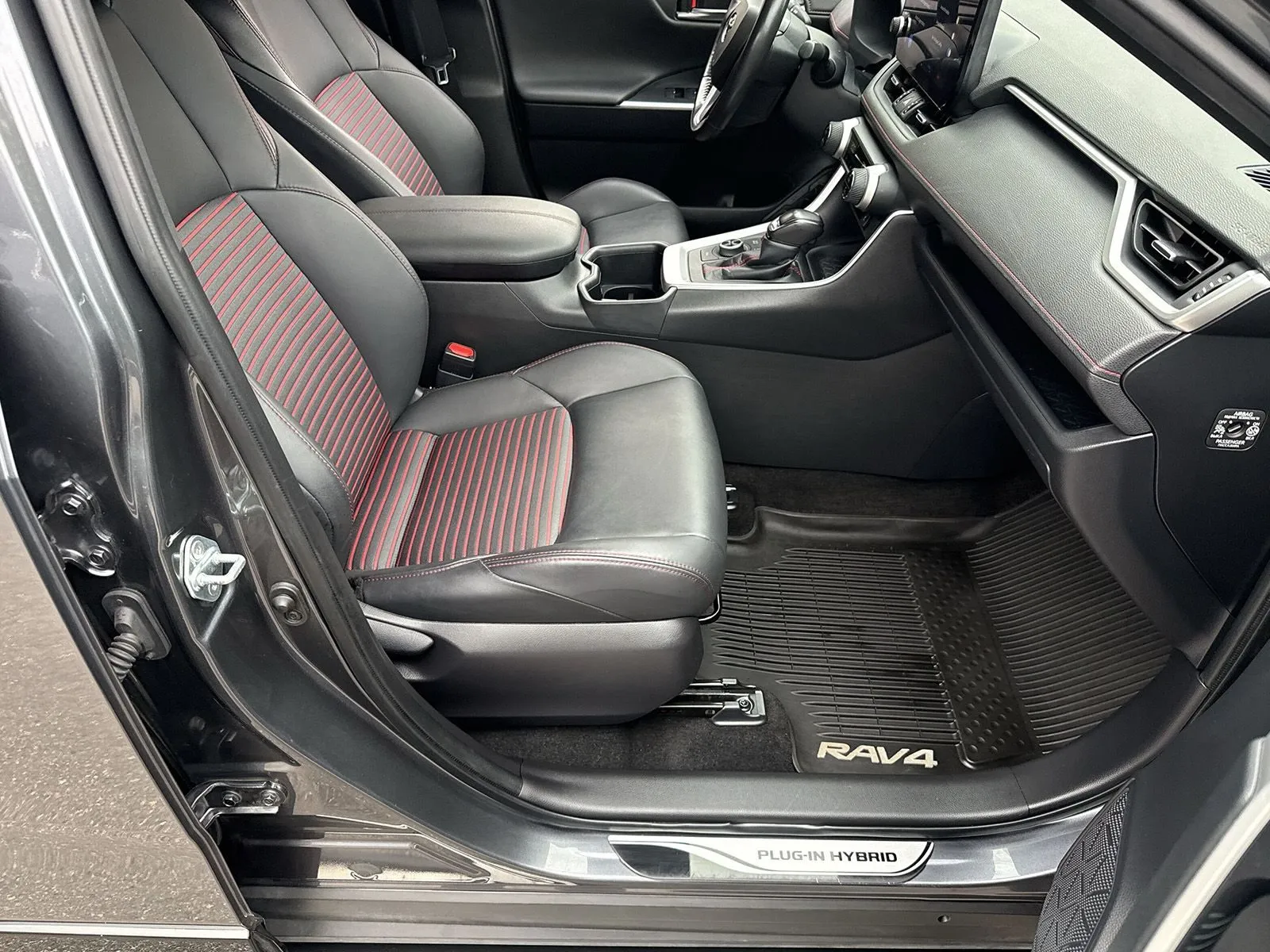 Toyota RAV4 Plug-in Hybrid X Edition Drag Fotsteg Vinterhjul, bild 6 av 12