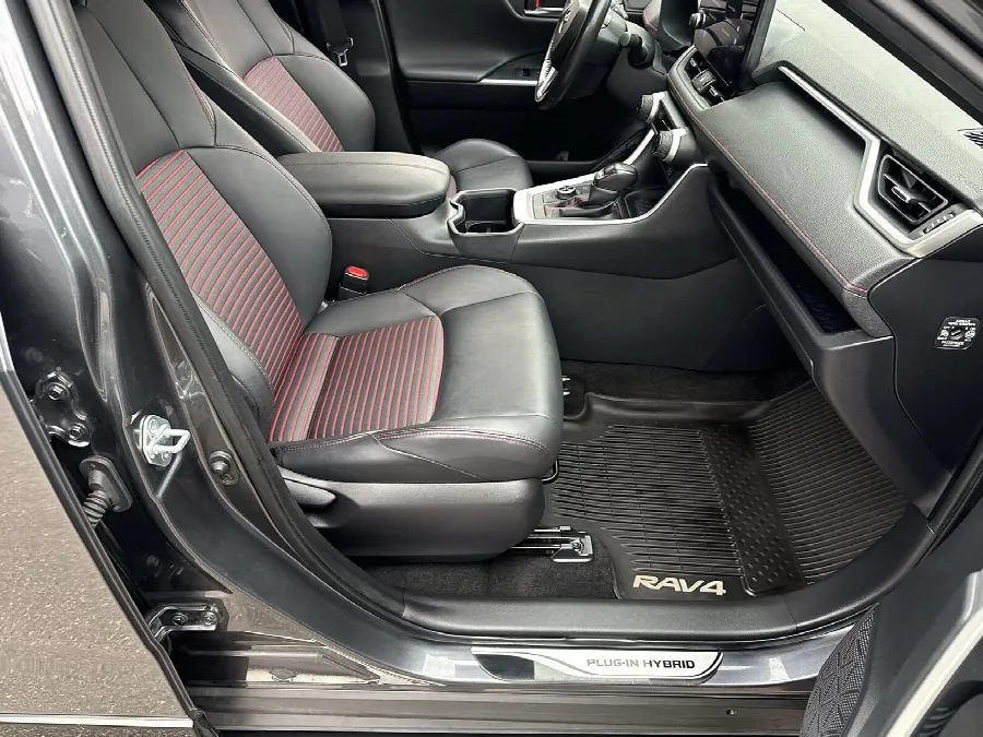 Toyota RAV4 Plug-in Hybrid X Edition Drag Fotsteg Vinterhjul, bild 6 av 12