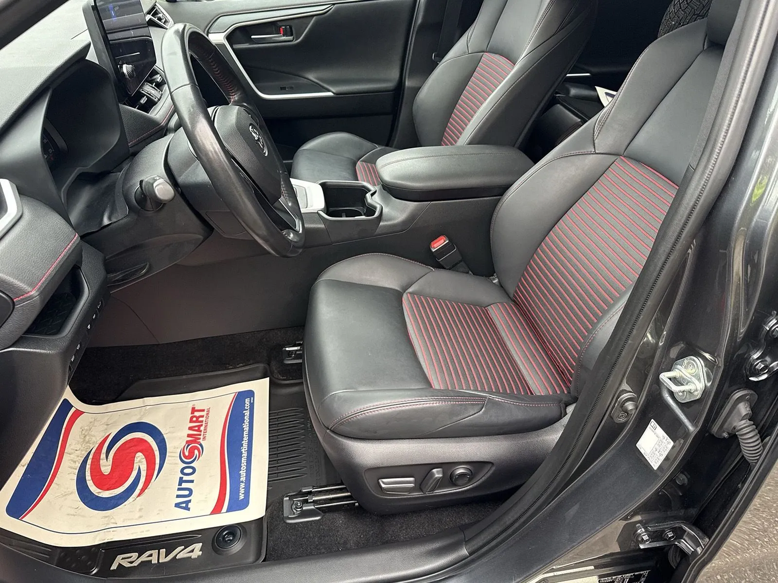 Toyota RAV4 Plug-in Hybrid X Edition Drag Fotsteg Vinterhjul, bild 12 av 12