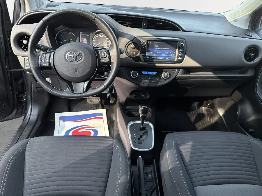 Toyota Yaris Hybrid Active Motorv V-hjul Exljus, bild 8 av 12