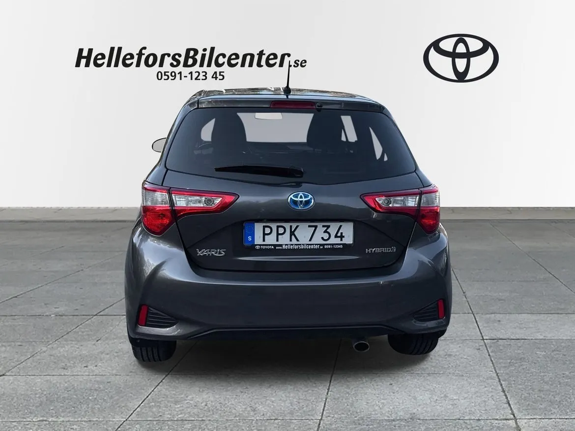 Toyota Yaris Hybrid Active Motorv V-hjul Exljus, bild 4 av 12