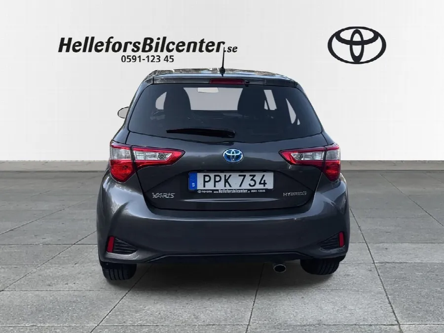 Toyota Yaris Hybrid Active Motorv V-hjul Exljus, bild 4 av 12