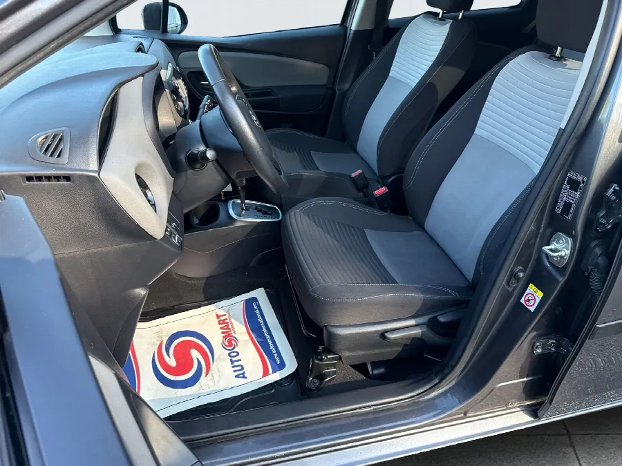 Toyota Yaris Hybrid Active Motorv V-hjul Exljus, bild 12 av 12