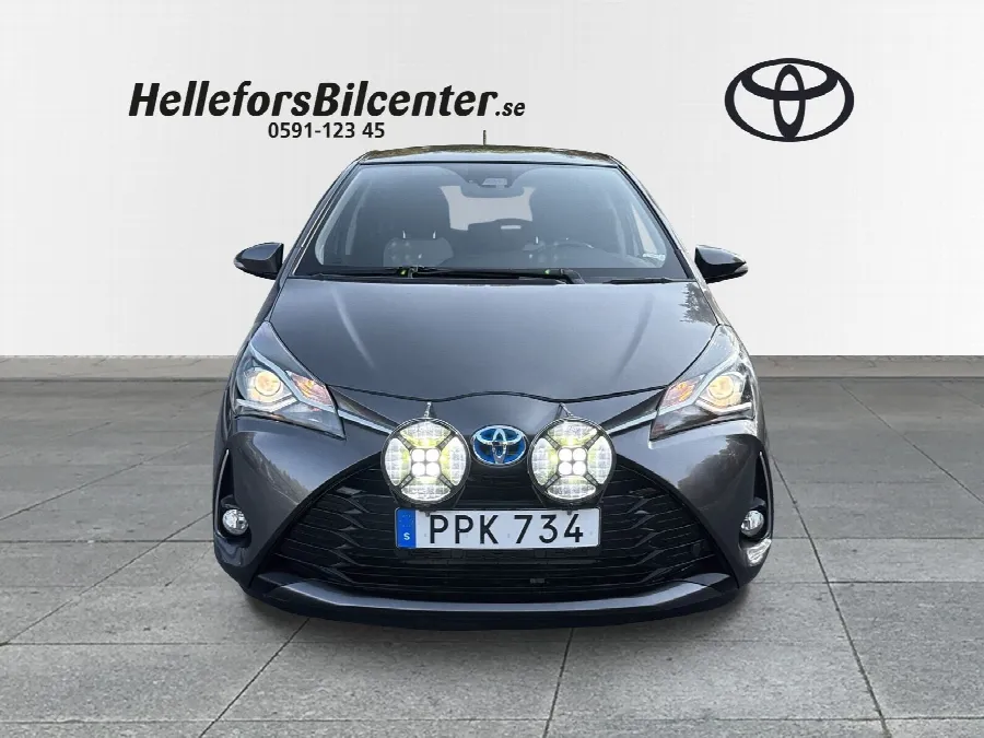 Toyota Yaris Hybrid Active Motorv V-hjul Exljus, bild 5 av 12