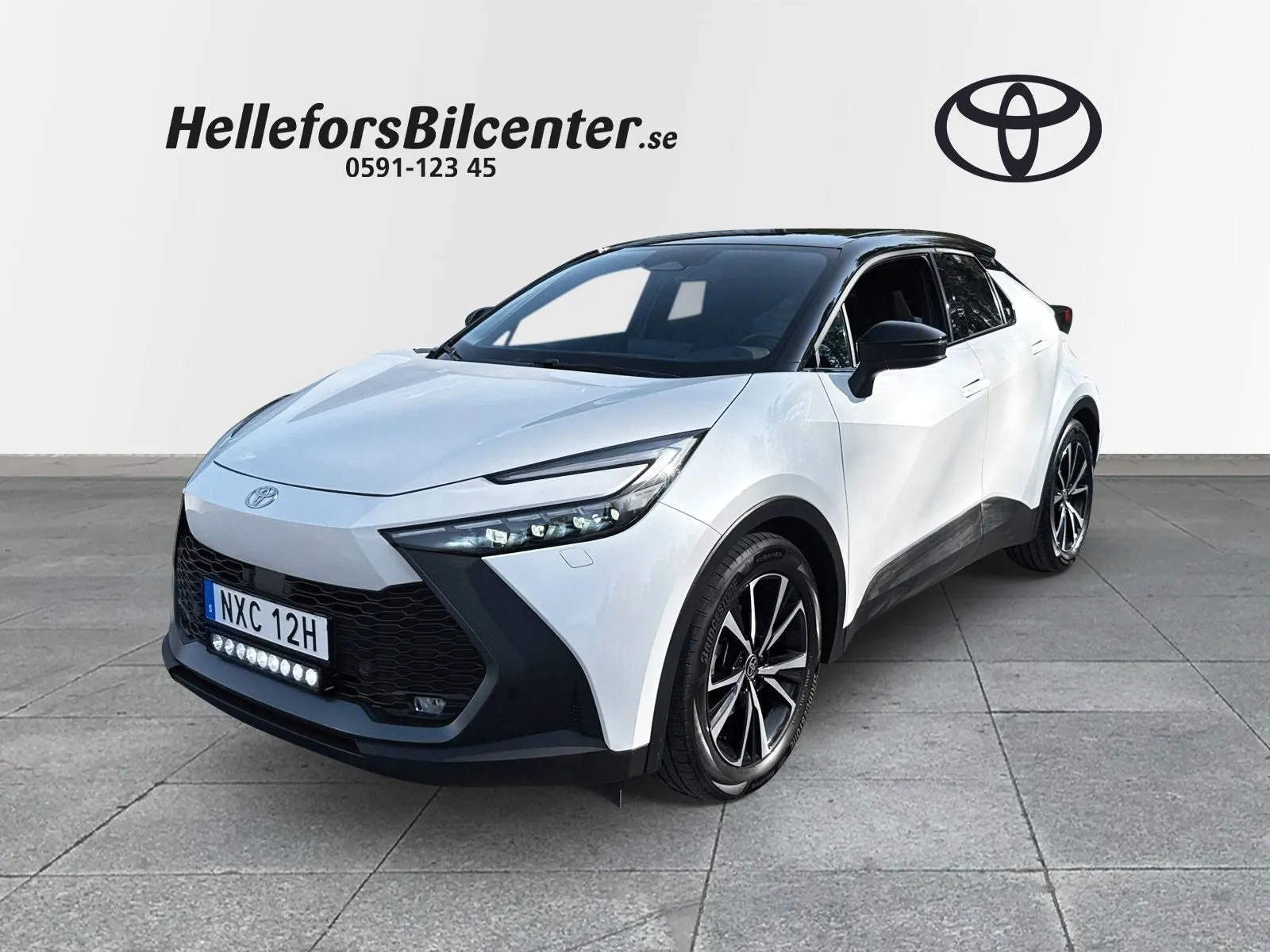 Toyota C-HR Hybrid CHR Style Teknik DRAG LED ramp Vhjul Carplay, bild 1 av 12