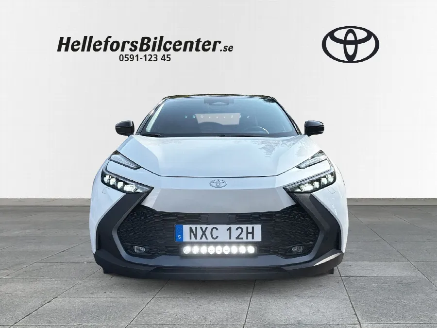 Toyota C-HR Hybrid CHR Style Teknik DRAG LED ramp Vhjul Carplay, bild 5 av 12