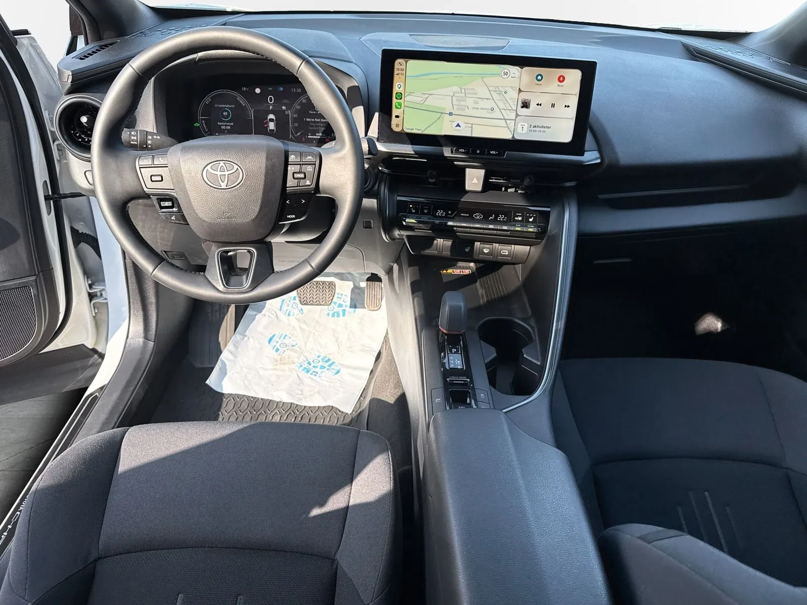 Toyota C-HR Hybrid CHR Style Teknik DRAG LED ramp Vhjul Carplay, bild 8 av 12