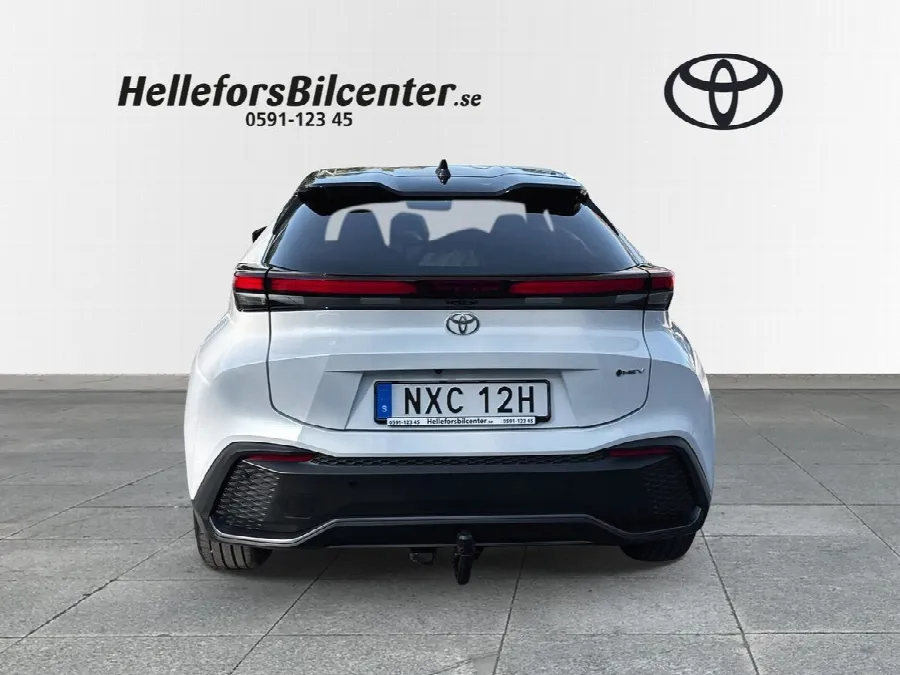 Toyota C-HR Hybrid CHR Style Teknik DRAG LED ramp Vhjul Carplay, bild 4 av 12