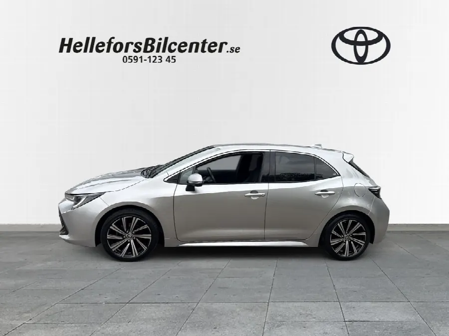 Toyota Corolla Hybrid 5dr 1,8 Style Car play Vhjul, bild 3 av 12