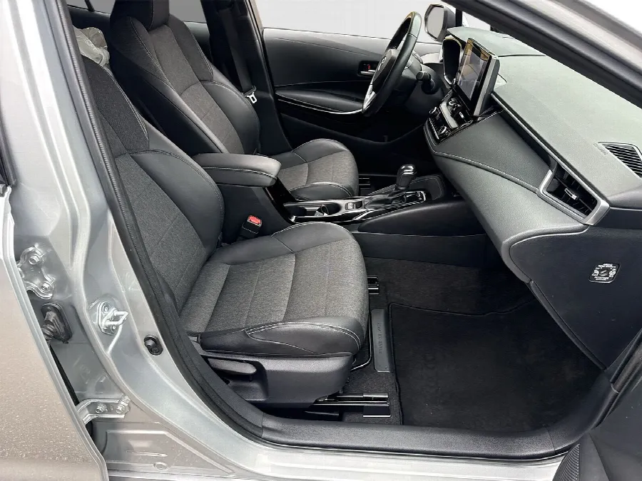 Toyota Corolla Hybrid 5dr 1,8 Style Car play Vhjul, bild 6 av 12