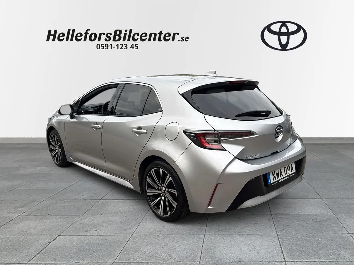 Toyota Corolla Hybrid 5dr 1,8 Style Car play Vhjul, bild 2 av 12