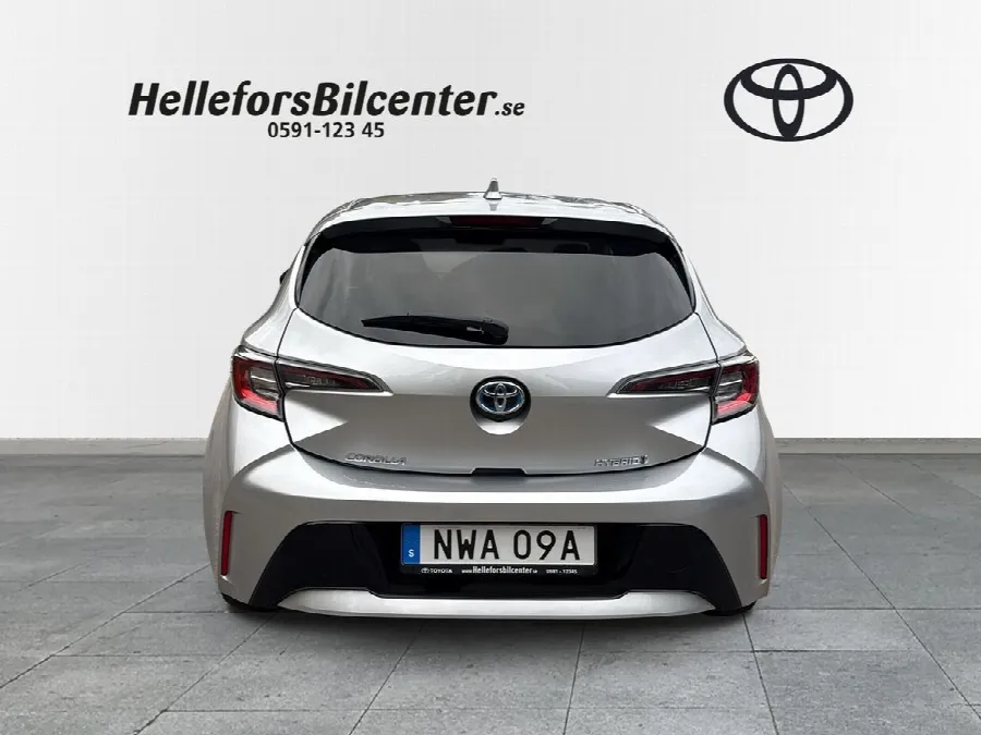 Toyota Corolla Hybrid 5dr 1,8 Style Car play Vhjul, bild 4 av 12