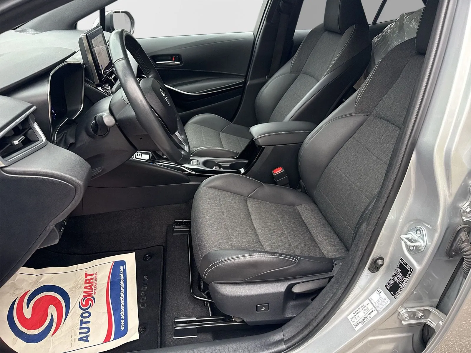 Toyota Corolla Hybrid 5dr 1,8 Style Car play Vhjul, bild 12 av 12