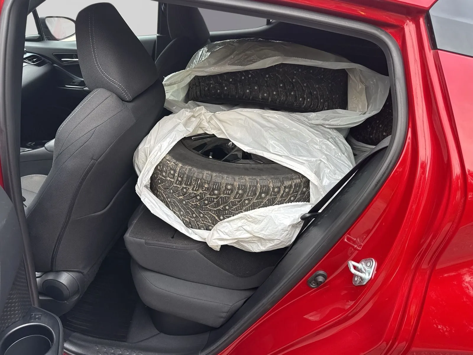 Toyota C-HR Hybrid CHR 1,8 X-edt Teknik JBL Carplay Vhjul Psensorer Bi-Led BSM, bild 11 av 12