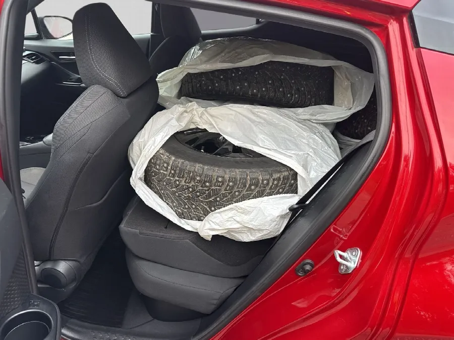 Toyota C-HR Hybrid CHR 1,8 X-edt Teknik JBL Carplay Vhjul Psensorer Bi-Led BSM, bild 11 av 12