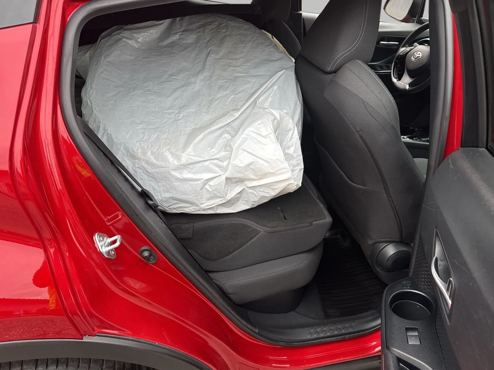 Toyota C-HR Hybrid CHR 1,8 X-edt Teknik JBL Carplay Vhjul Psensorer Bi-Led BSM, bild 7 av 12