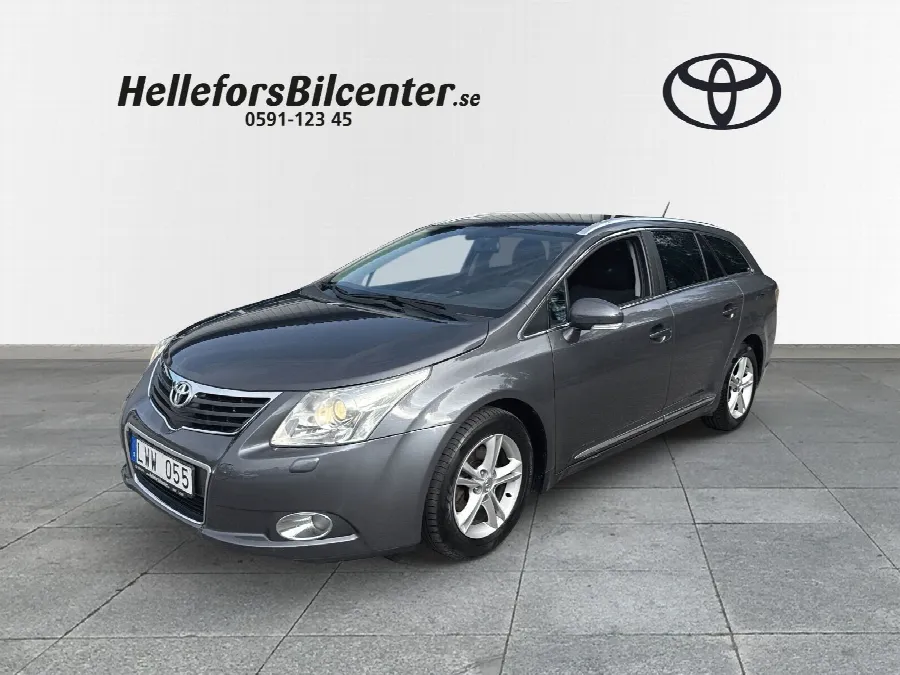 Toyota Avensis Kombi TS 147hk Chrome Edition Backkamera Vinterjul Blåtand, bild 1 av 12