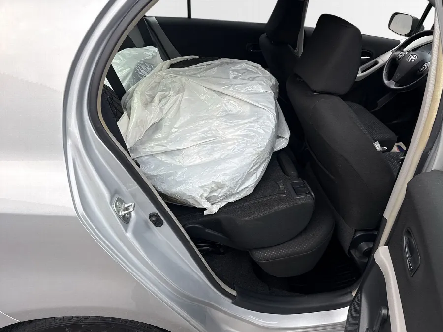 Toyota Yaris 1,33 100hk Backsensorer Vinterhjul, bild 7 av 12