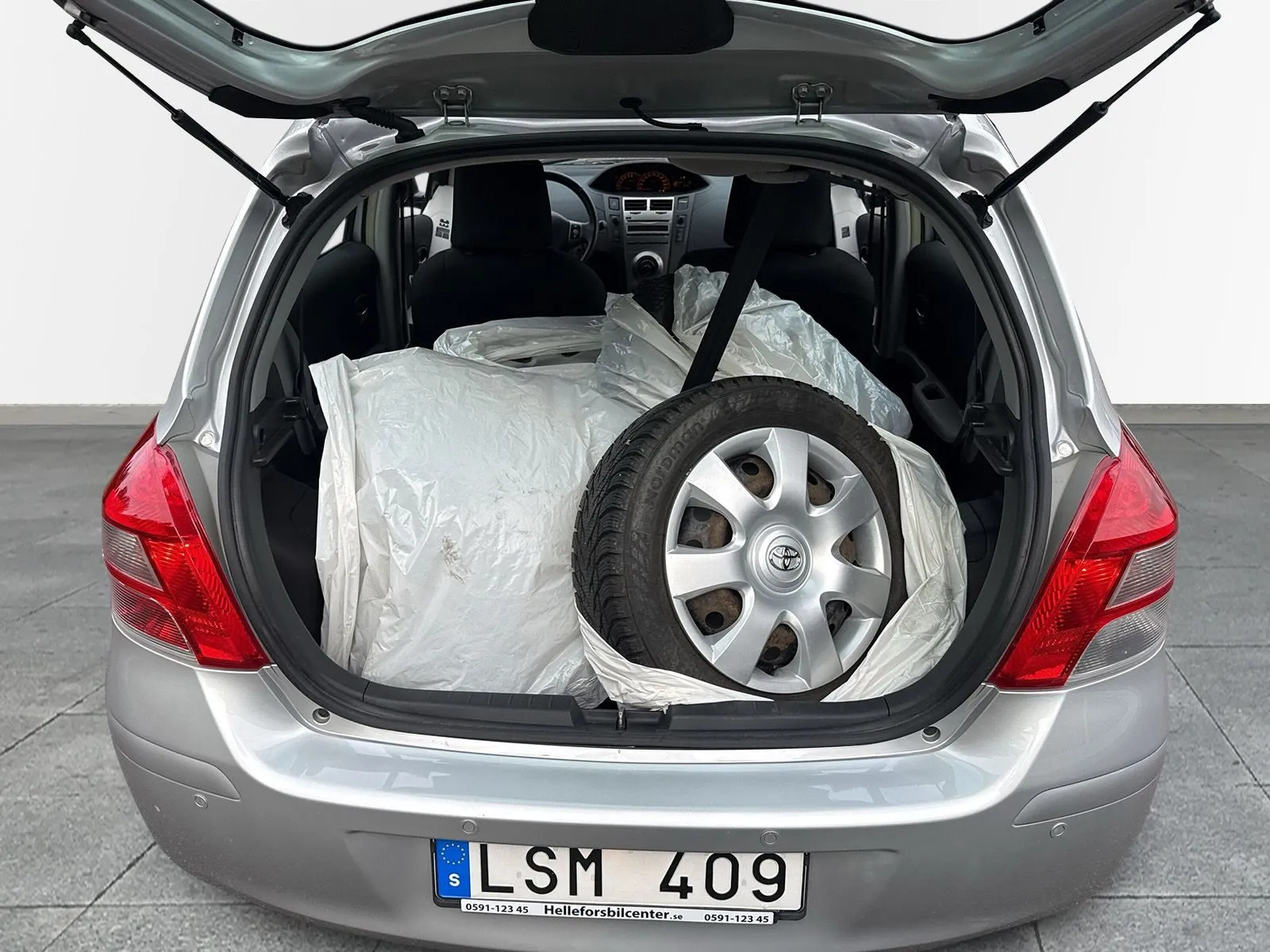 Toyota Yaris 1,33 100hk Backsensorer Vinterhjul, bild 10 av 12