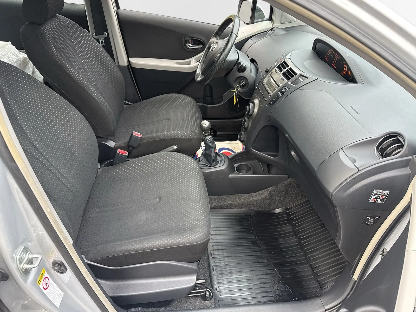 Toyota Yaris 1,33 100hk Backsensorer Vinterhjul, bild 6 av 12