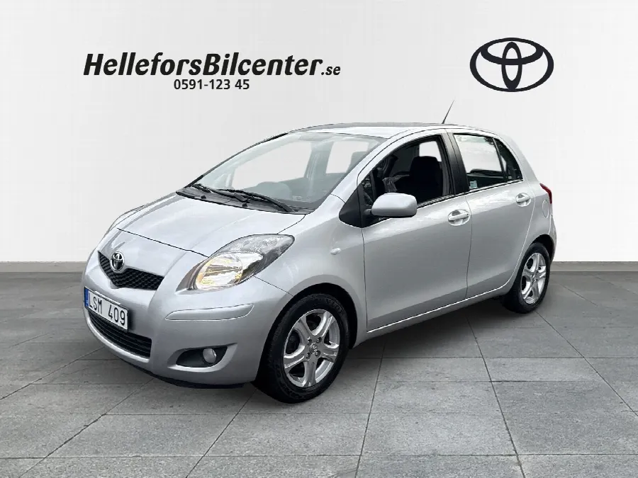 Toyota Yaris 1,33 100hk Backsensorer Vinterhjul, bild 1 av 12