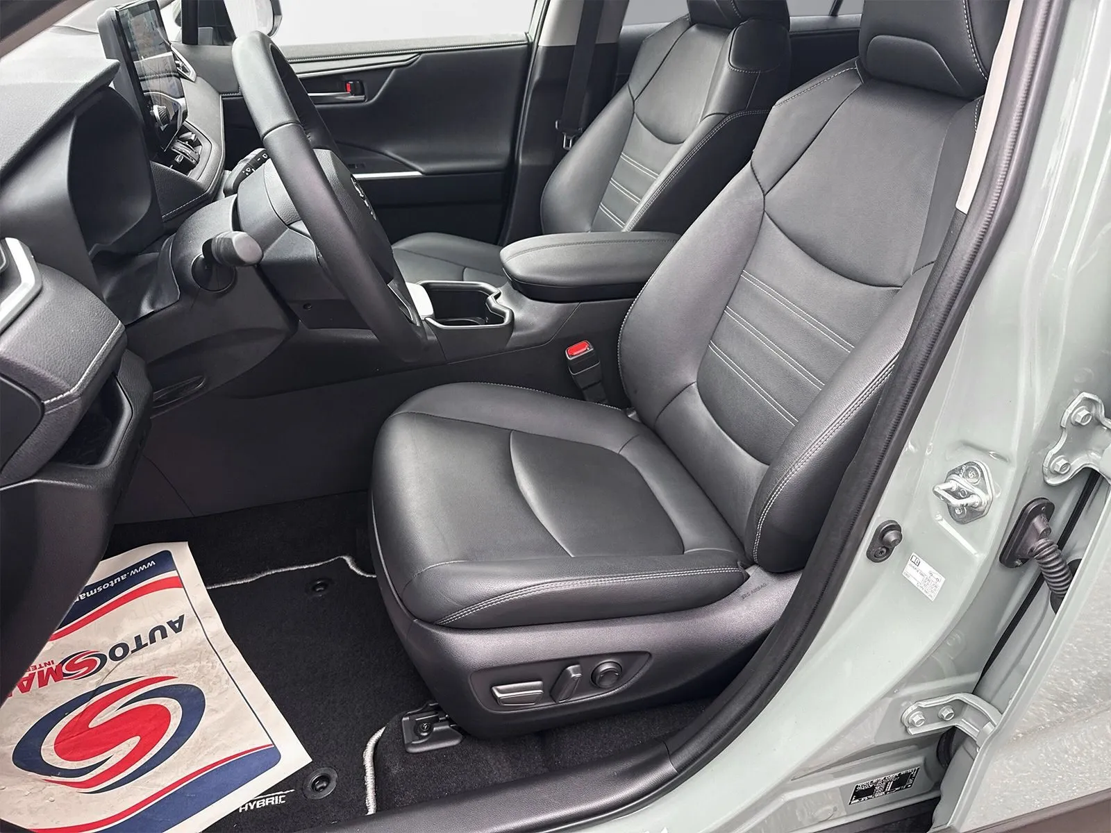 Toyota RAV4 Hybrid AWD-i 222hk Executiv Vinterhjul Carplay Skinn, bild 12 av 12