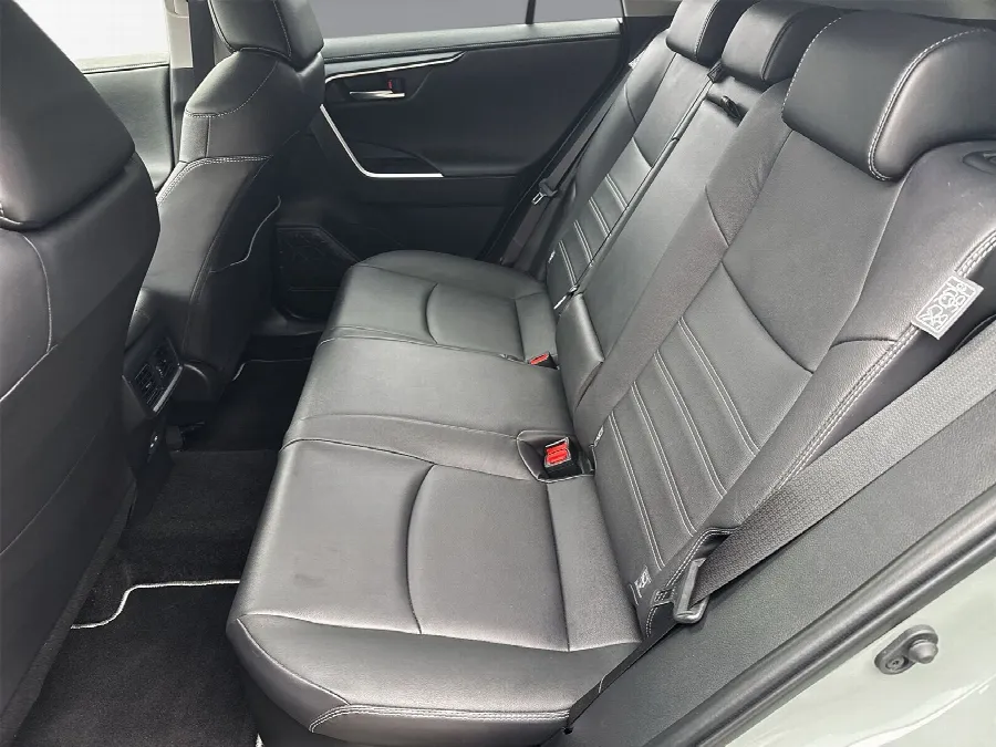 Toyota RAV4 Hybrid AWD-i 222hk Executiv Vinterhjul Carplay Skinn, bild 11 av 12