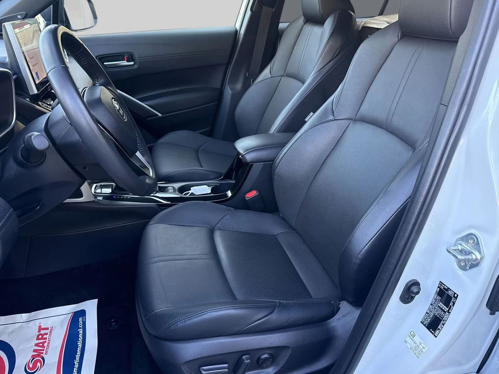 Toyota Corolla Cross Hybrid AWD-i Executiv Skinn JBL Vhjul Carplay, bild 12 av 12