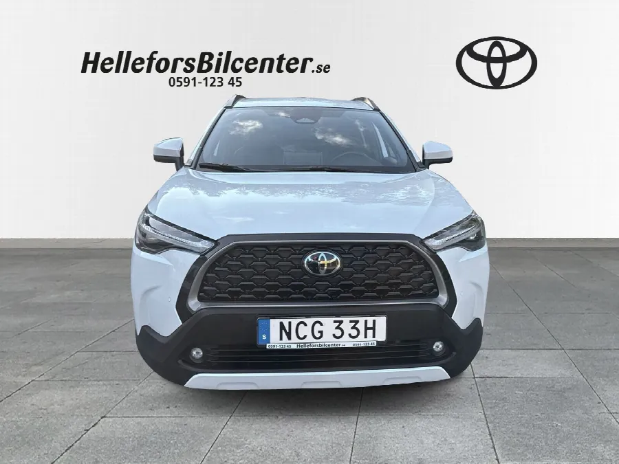Toyota Corolla Cross Hybrid AWD-i Executiv Skinn JBL Vhjul Carplay, bild 5 av 12