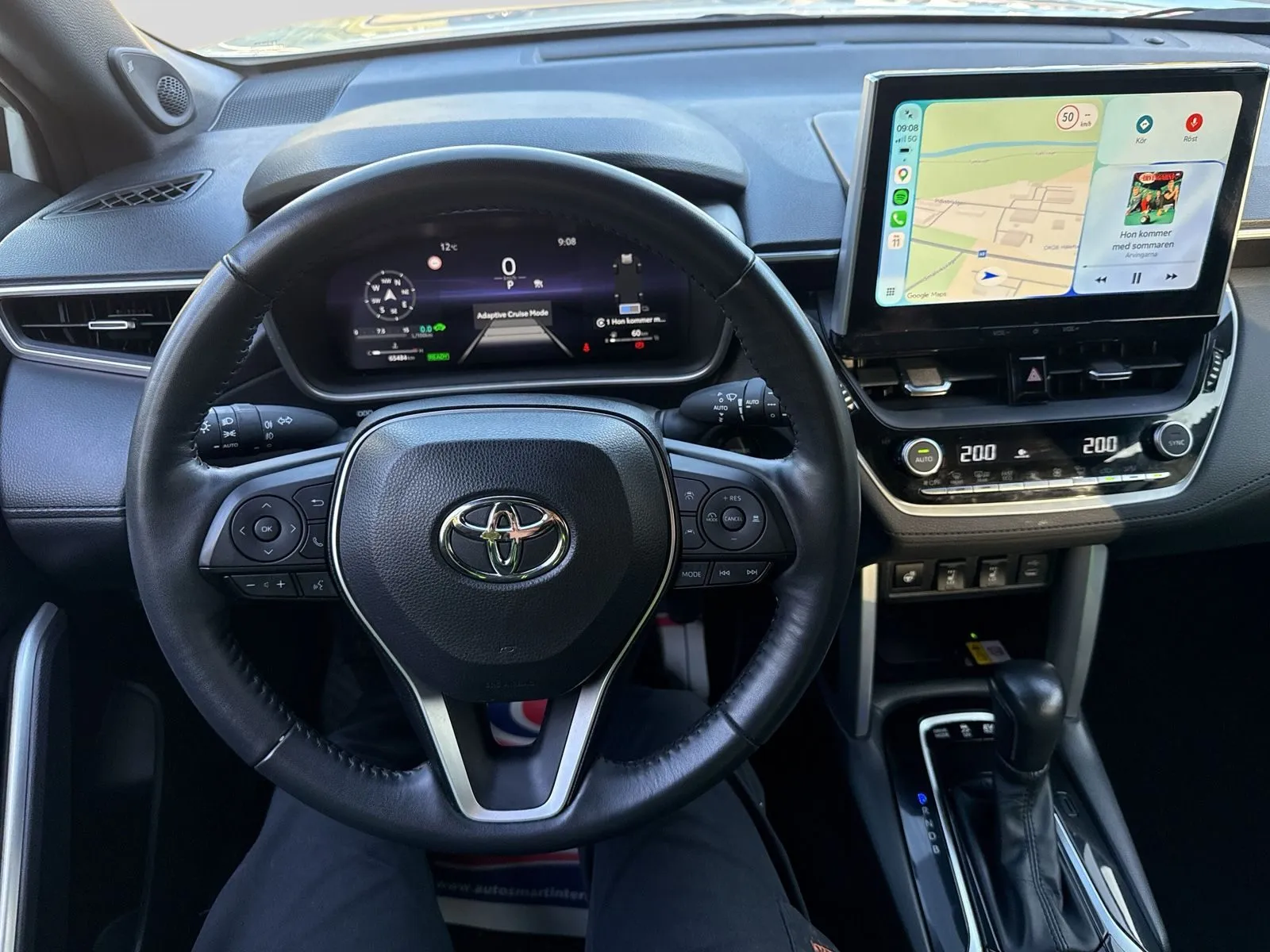 Toyota Corolla Cross Hybrid AWD-i Executiv Skinn JBL Vhjul Carplay, bild 9 av 12