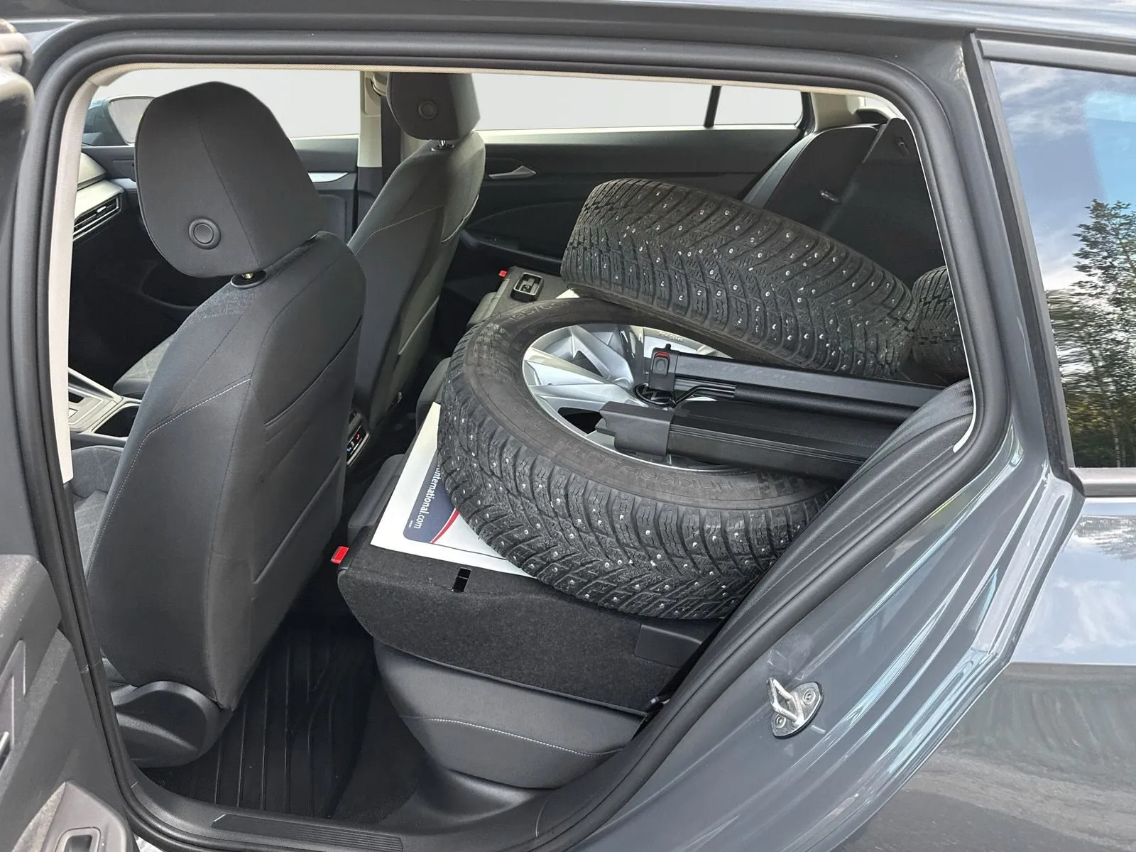 Volkswagen Golf Sportscombi Sportcombi AUT 130hk MHEV P-sensorer Carplay Vhjul E, bild 11 av 12
