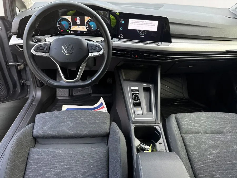 Volkswagen Golf Sportscombi Sportcombi AUT 130hk MHEV P-sensorer Carplay Vhjul E, bild 8 av 12