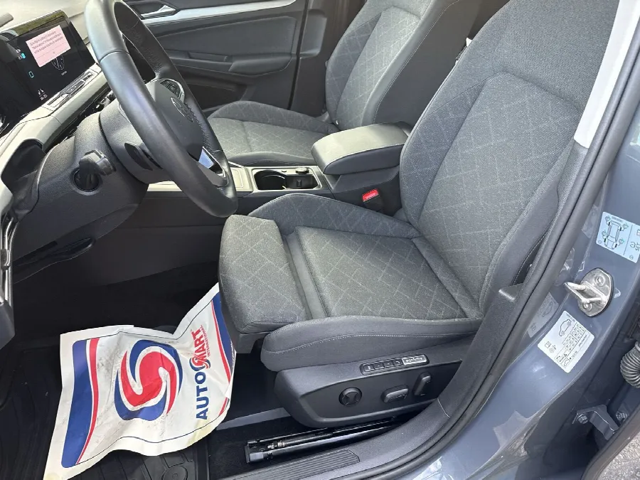 Volkswagen Golf Sportscombi Sportcombi AUT 130hk MHEV P-sensorer Carplay Vhjul E, bild 12 av 12