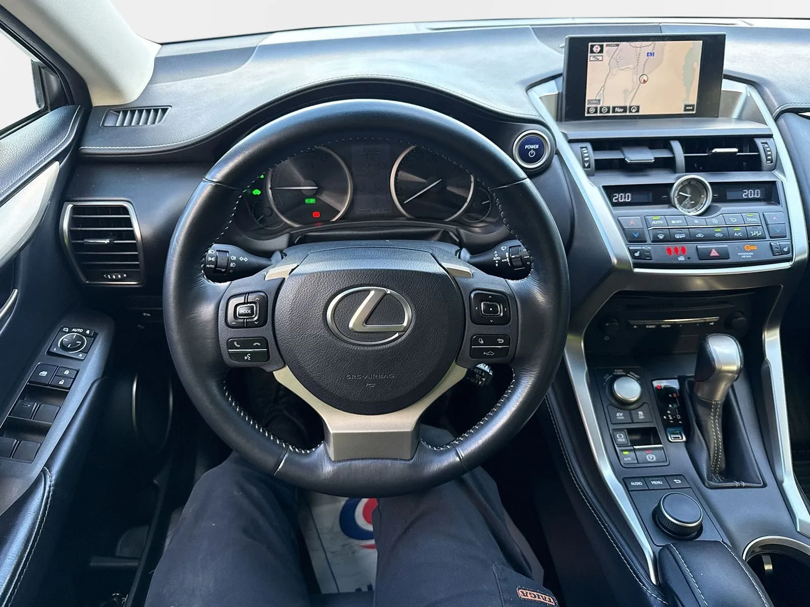 Lexus NX 300h AWD NX300h AWD-i Business Line DRAG Vhjul Skinn, bild 9 av 12