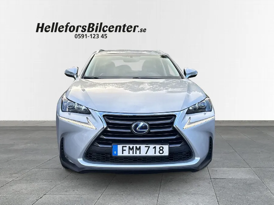 Lexus NX 300h AWD NX300h AWD-i Business Line DRAG Vhjul Skinn, bild 5 av 12