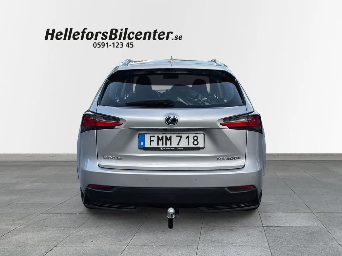 Lexus NX 300h AWD NX300h AWD-i Business Line DRAG Vhjul Skinn, bild 4 av 12