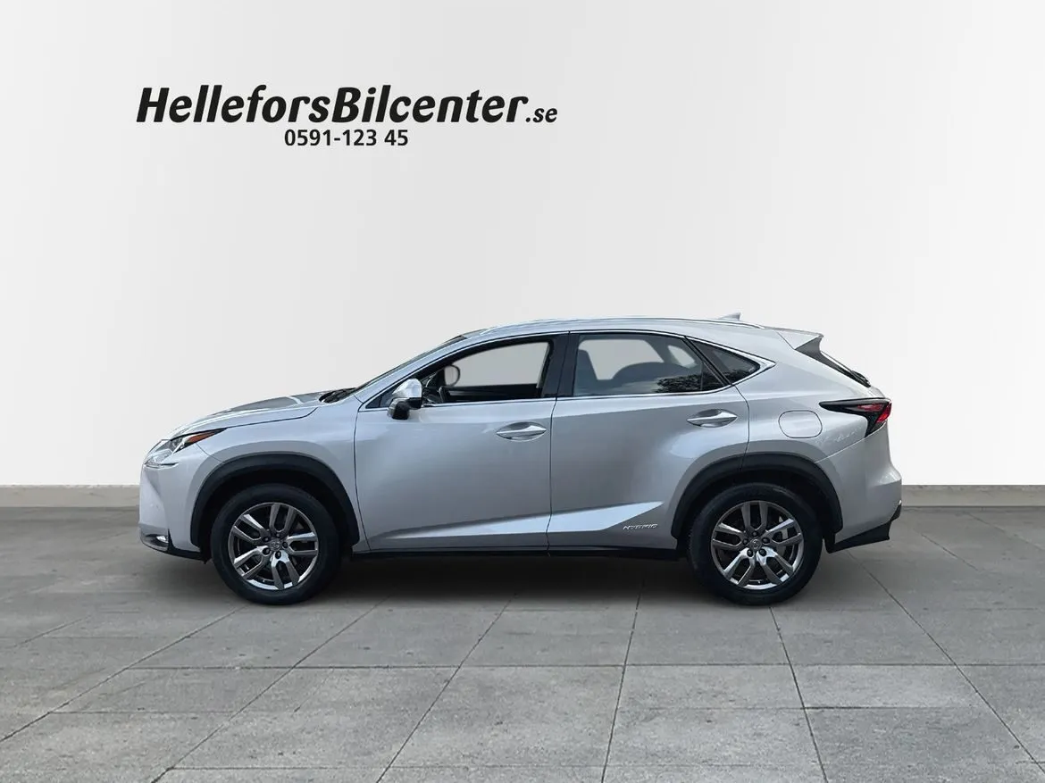 Lexus NX 300h AWD NX300h AWD-i Business Line DRAG Vhjul Skinn, bild 3 av 12