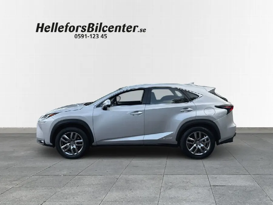 Lexus NX 300h AWD NX300h AWD-i Business Line DRAG Vhjul Skinn, bild 3 av 12