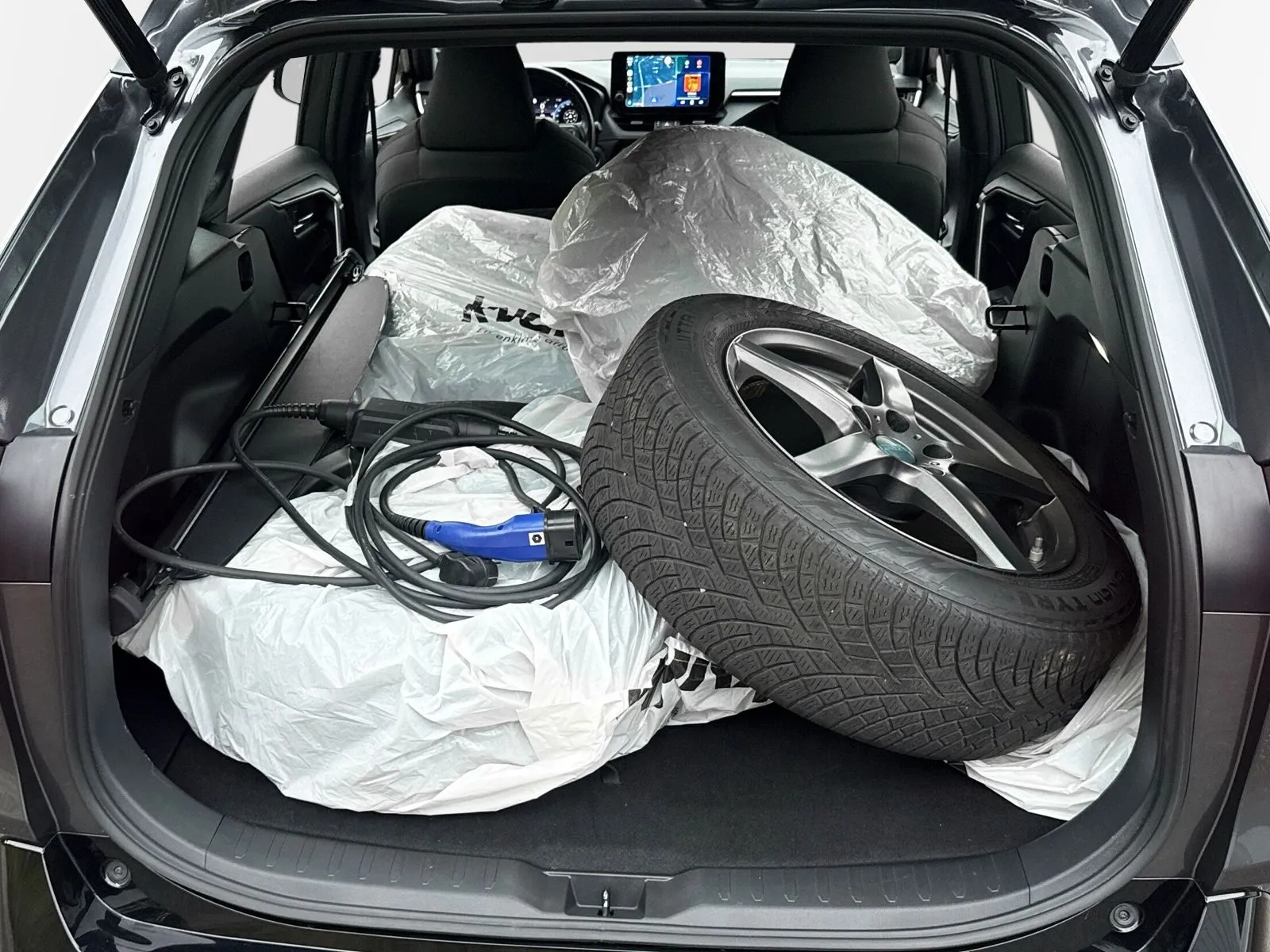 Toyota RAV4 Plug-in Hybrid 306hk Active Drag Vhjul, bild 10 av 12