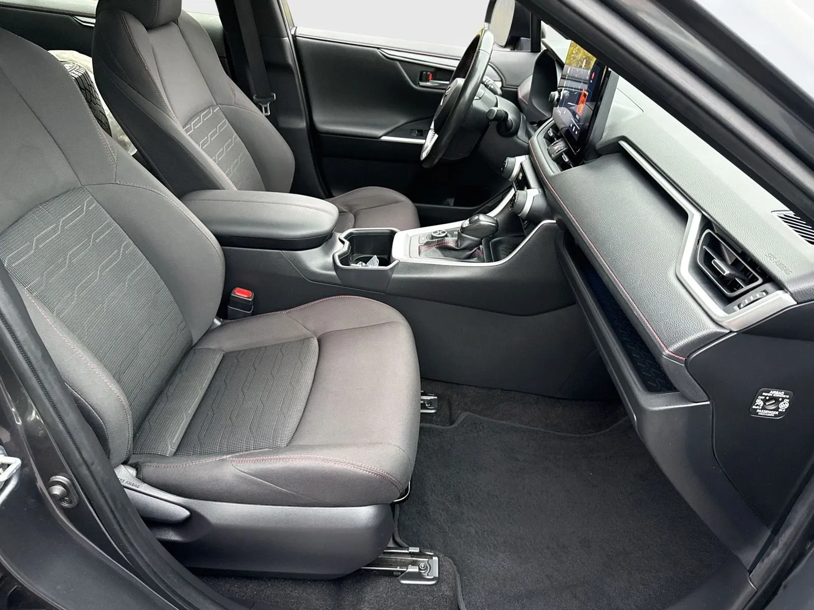 Toyota RAV4 Plug-in Hybrid 306hk Active Drag Vhjul, bild 6 av 12