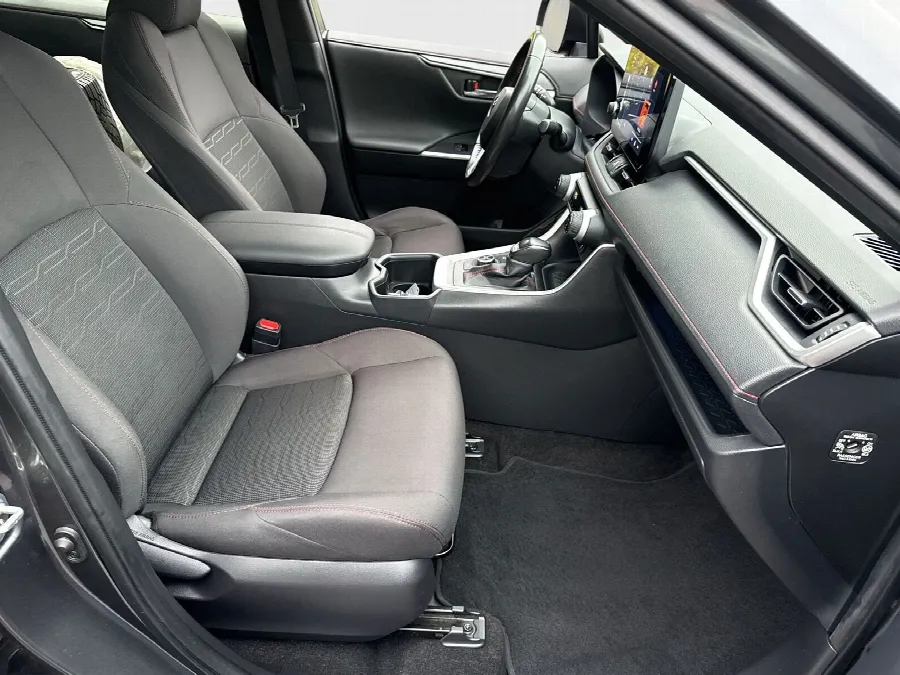 Toyota RAV4 Plug-in Hybrid 306hk Active Drag Vhjul, bild 6 av 12