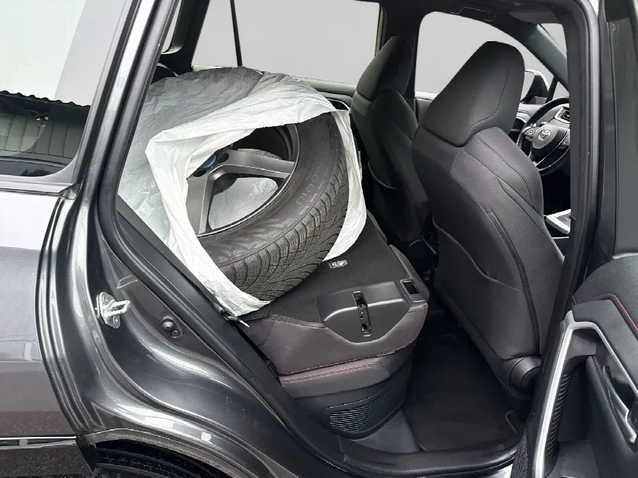 Toyota RAV4 Plug-in Hybrid 306hk Active Drag Vhjul, bild 7 av 12