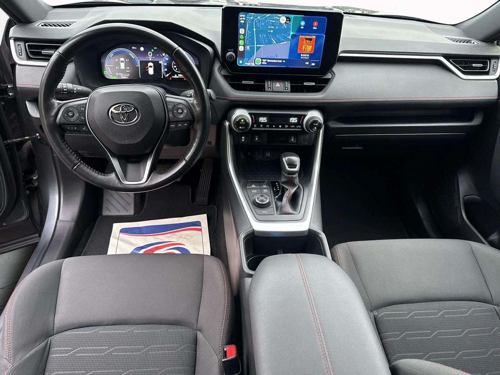 Toyota RAV4 Plug-in Hybrid 306hk Active Drag Vhjul, bild 8 av 12