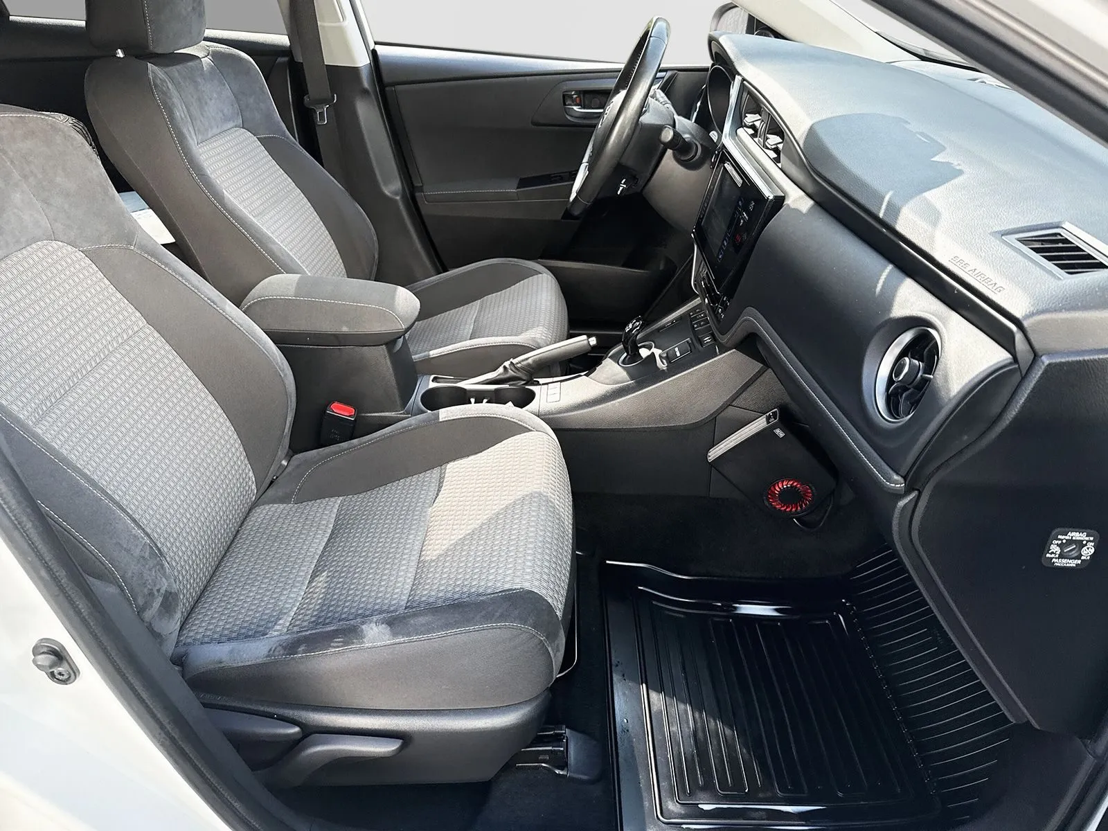 Toyota Auris Touring Sports Hybrid TS Intense edt P-sensorer Motorv Vhjul, bild 6 av 12