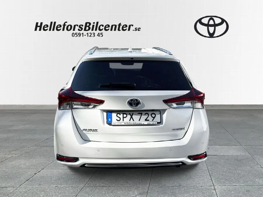 Toyota Auris Touring Sports Hybrid TS Intense edt P-sensorer Motorv Vhjul, bild 4 av 12